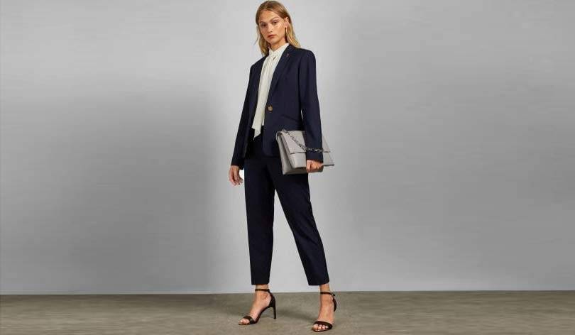 Ted Baker lanza un nuevo traje sostenible a base de botellas de plástico recicladas
