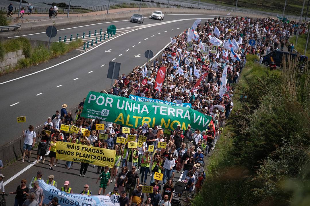 Manifestación contra Ence y contra el proyecto de Altri celebrada en Pontevedra el 1 de junio de 2025.