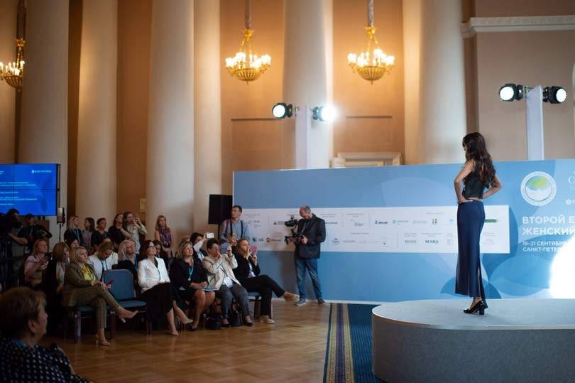"Императорский фарфоровый завод" начал выпускать фэшн-товары