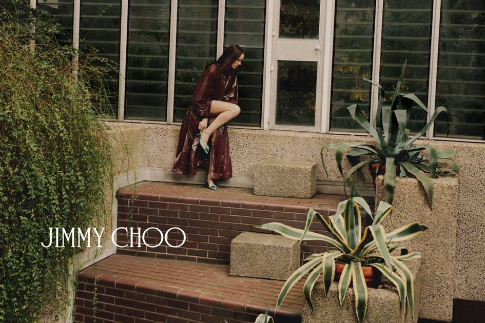 jimmy-choo-lanciert-seine-neue-damenkampagne-f-r-fr-hjahr-sommer-2026-les-fleurs