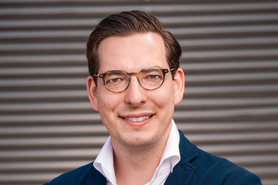 Platform-Group-CEO-Dominik-Benner-wie-ein-ungeplanter-Einstieg-in-das-Familien-Schuhgesch-ft-zum-Online-Imperium-f-hrte