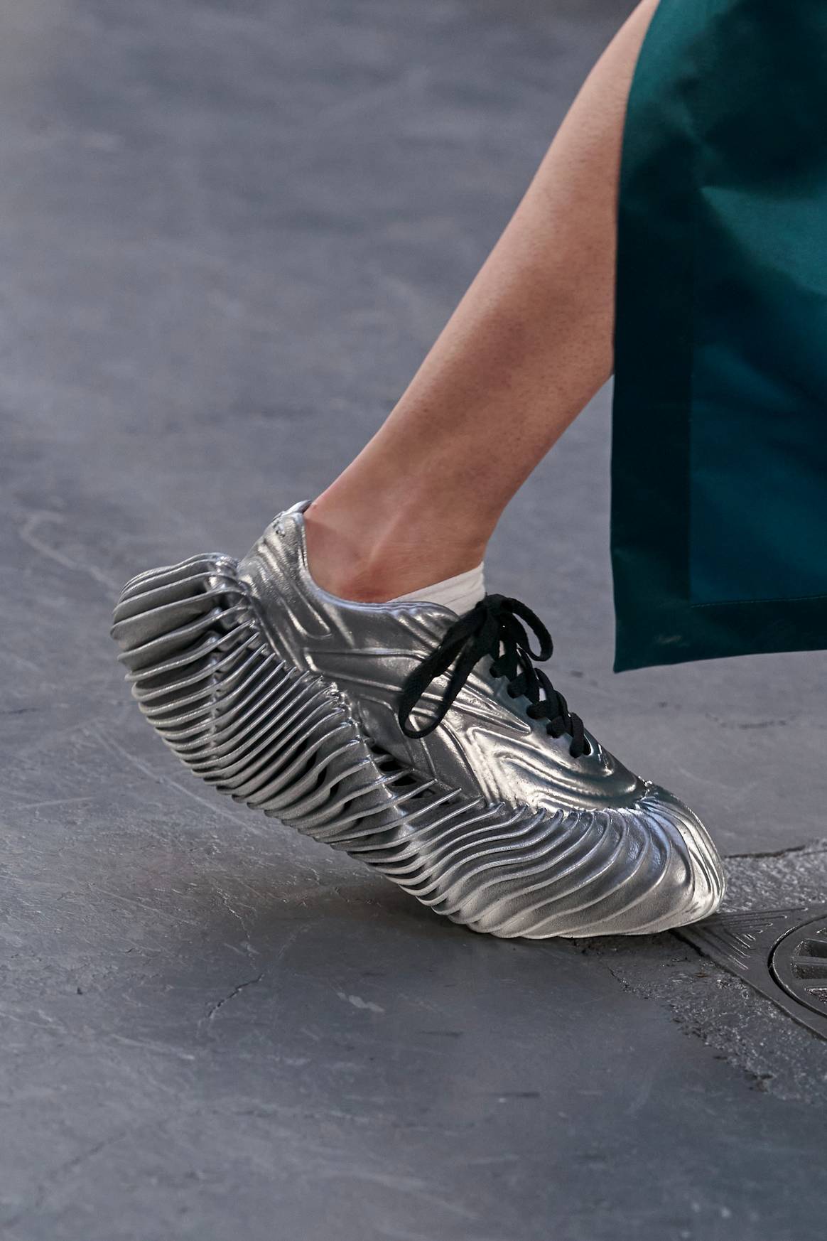 Modemerk Botter presenteerde tijdens Paris Fashion Week een samenwerking met Reebok en HP. Beeld via Launchmetrics.