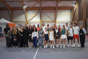 Les étudiants de l‘EIDM organisent le défilé Wilson lors de la National Tennis Cup 2025