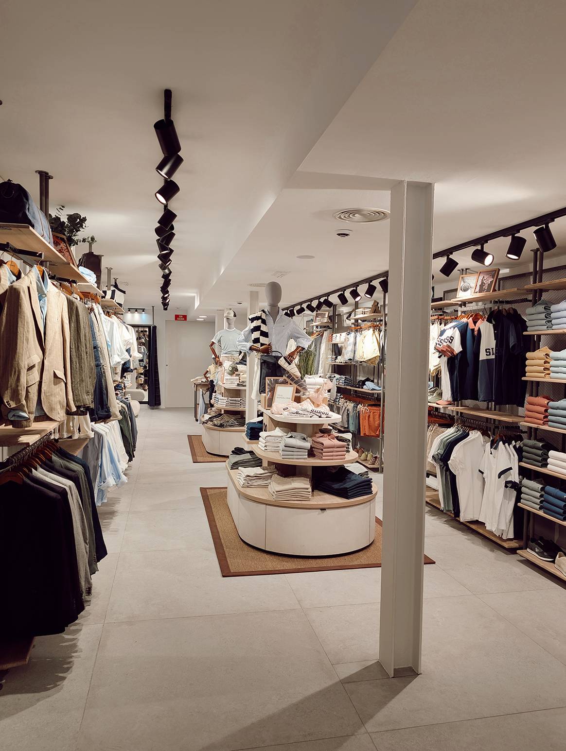 Tienda de Silbon en el número 89 de la rambla de Cataluña de Barcelona (España).