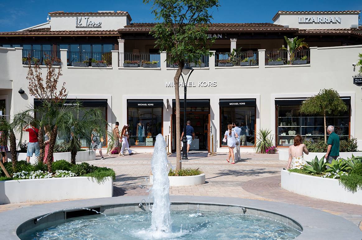 Tienda de Michael Kors en la nueva “Premium Plaza” de Mallorca Fashion Outlet.