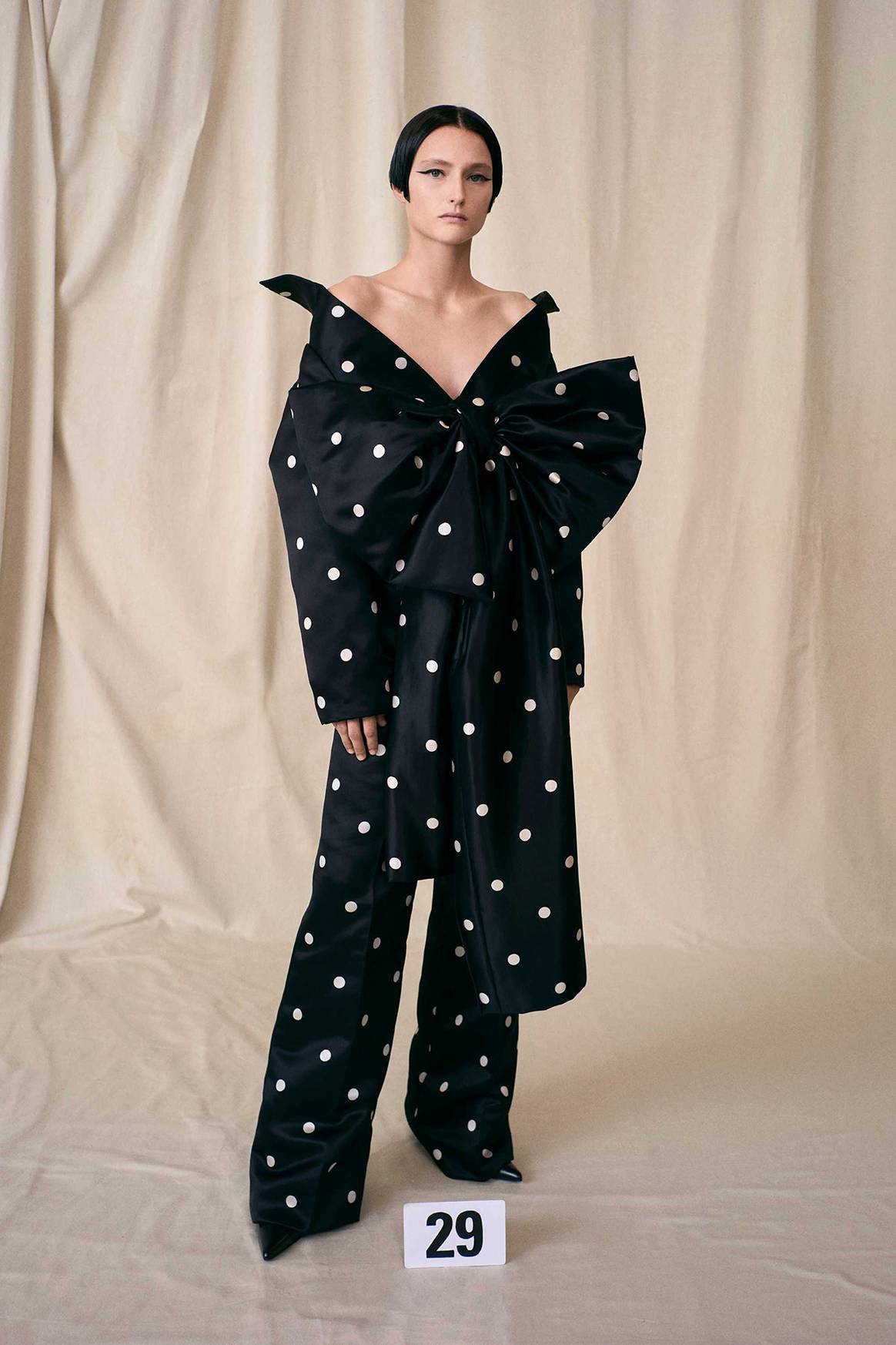 Photo Credits: Balenciaga, colección Alta Costura Otoño/Invierno 2021/2022.