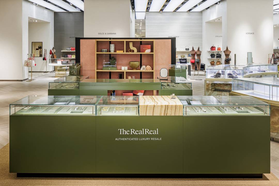 The RealReal en Saks.