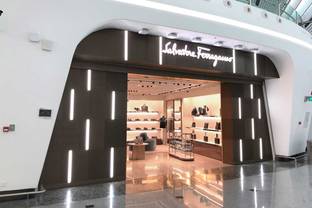 Ferragamo sigue apostando por China: inaugura nueva tienda en el aeropuerto de Pekín