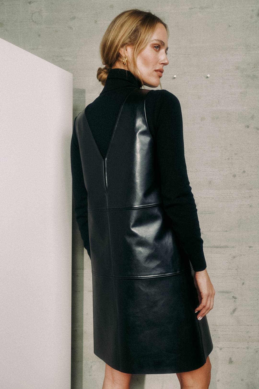 V-neck back detail of the dress.