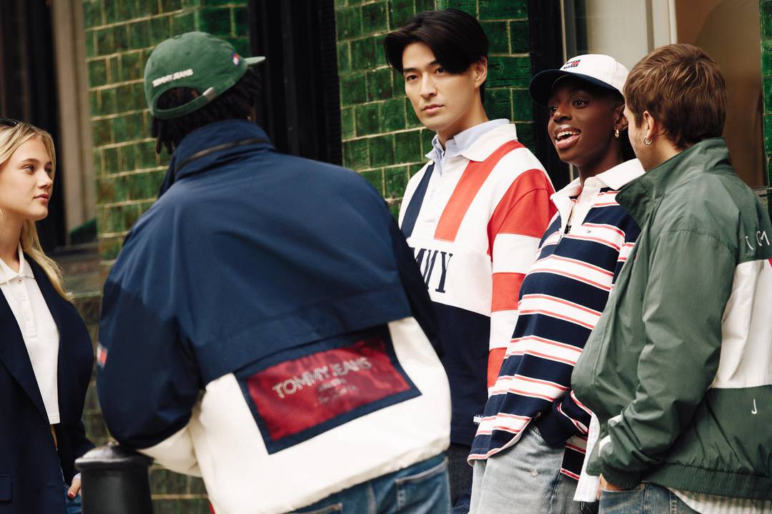 Tommy Jeans scopre Londra nella sua nuova campagna PE26.