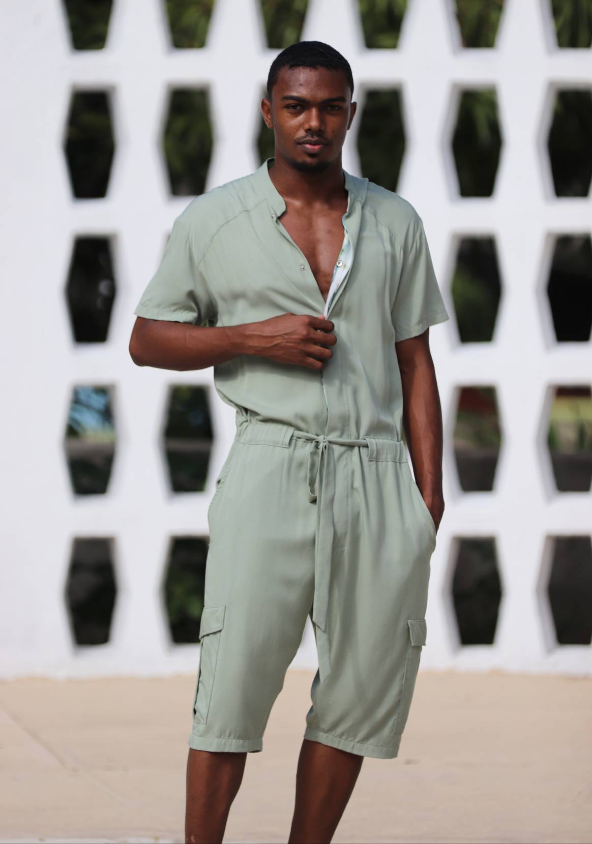 Carlton Jones Mens