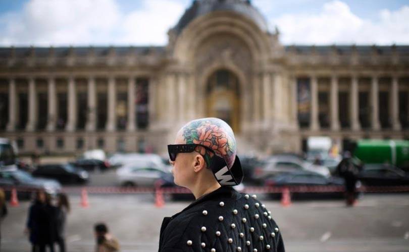 Fashion bloggers take to the street catwalks during fashion weeks