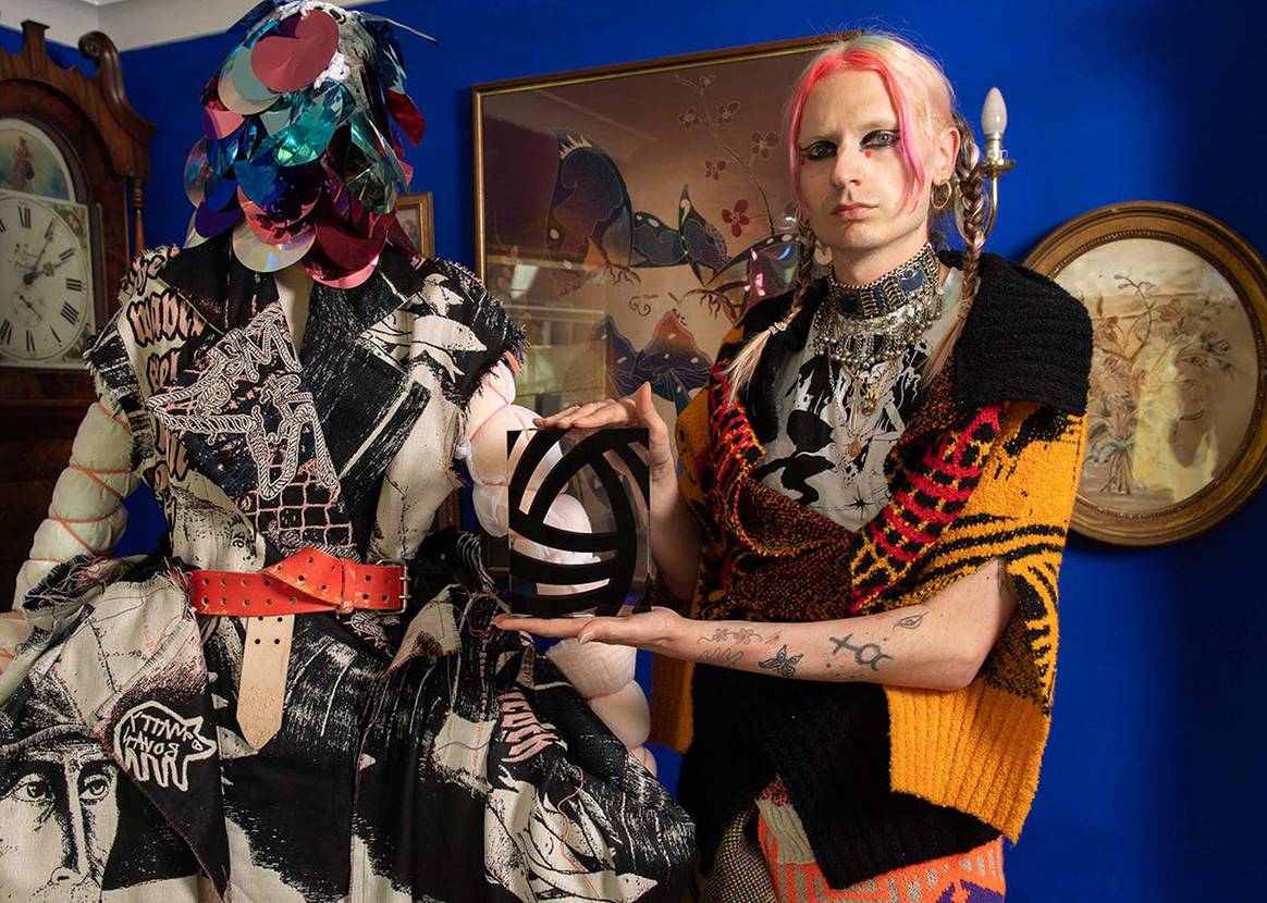 Photo Credits: Matty Bovan, ganador del International Woolmark Prize y del Karl Lagerfeld Award for Innovation de 2021. The International Woolmark Prize.