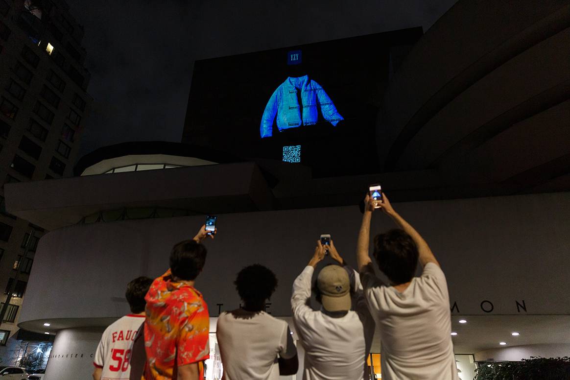 Photo Credits: Lanzamiento de la primera prenda de Yeezy Gap, en junio de 2021. Fotografía por cortesía de Gap.