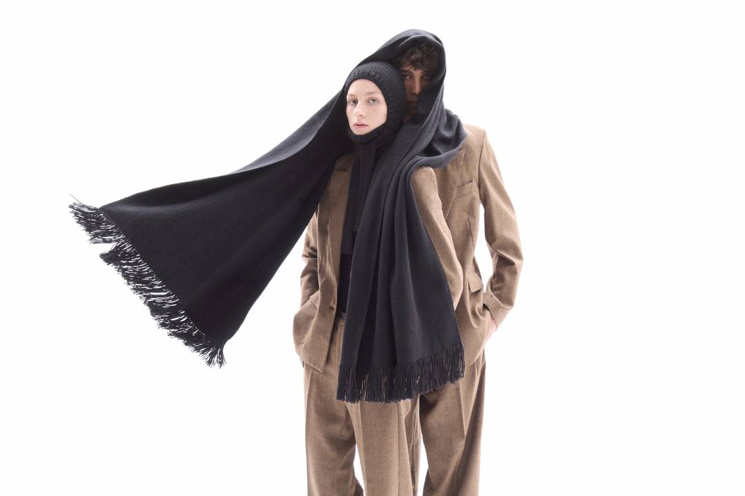 Il marchio offre maglieria prodotta secondo linee guida di sostenibilità.