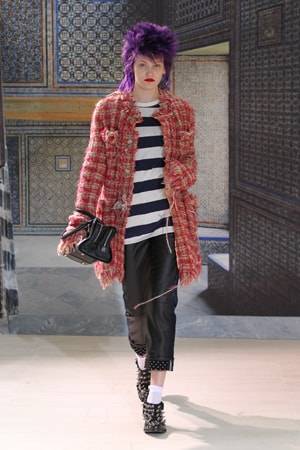 Loewe busca seducir al público joven con Junya Watanabe