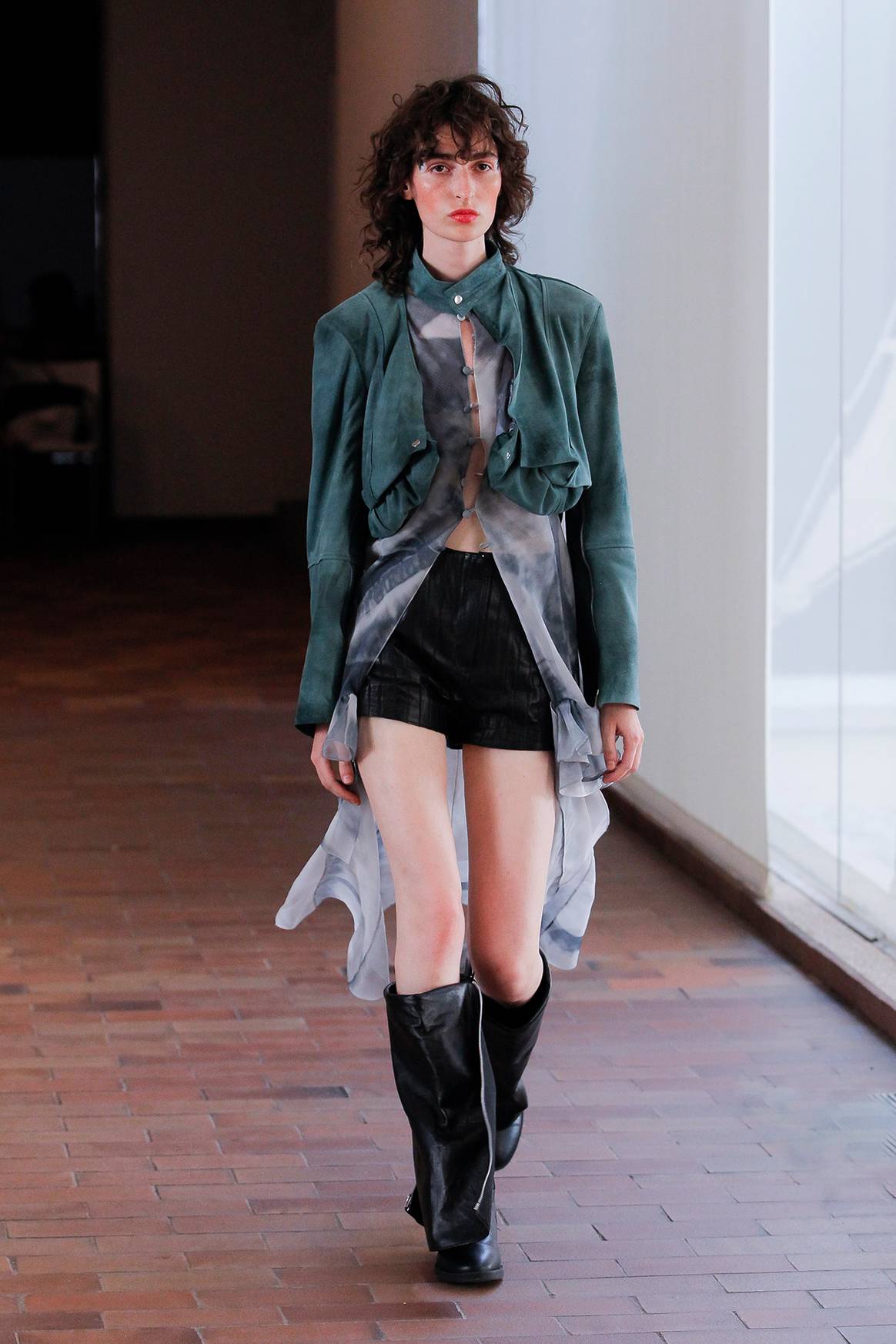 Photo Credits: Lucía Rúa de Tavira, colección final de Grado en “Fashioners of the world”.