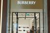 Burberry registra una fuerte caída en ingresos y lanza un plan de recuperación