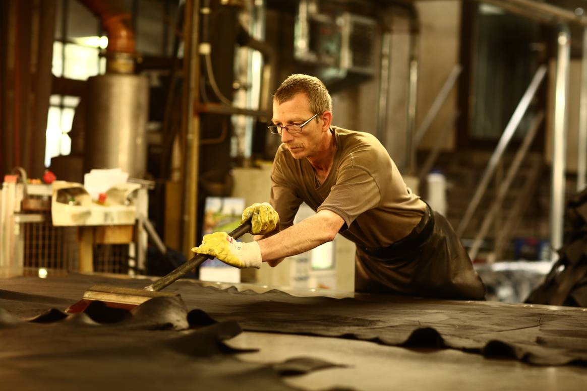 Die Ledermanufaktur Heinen gehört zu den wenigen Gerberein, die noch
in Deutschland arbeiten.