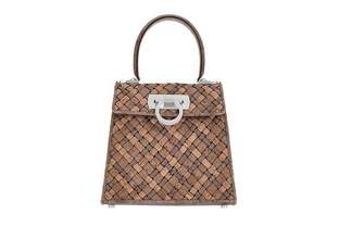 Salvatore Ferragamo выпустили сумку Earth Top Handle bag: гимн планете Земля