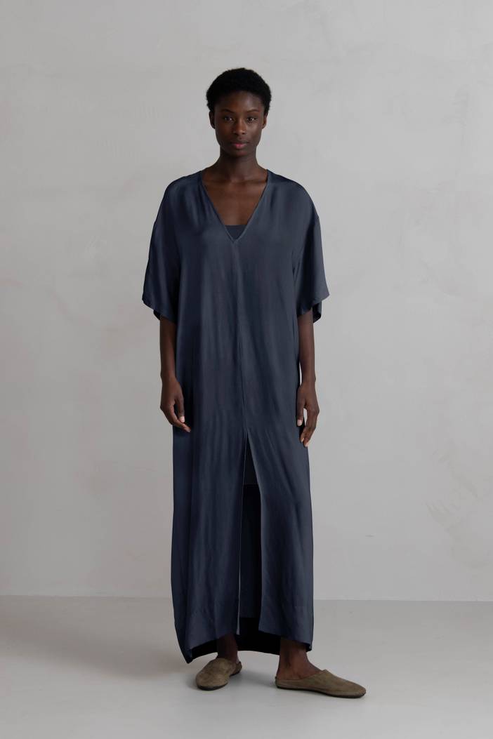 Flowing Rayon Maxi Dress | Sustainable Statement | HUMANOID | Antraciet | Maat: XS | | Humanoid