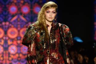 Anna Sui and Rosie Assoulin prove bold colors and patterns are for fall/winter