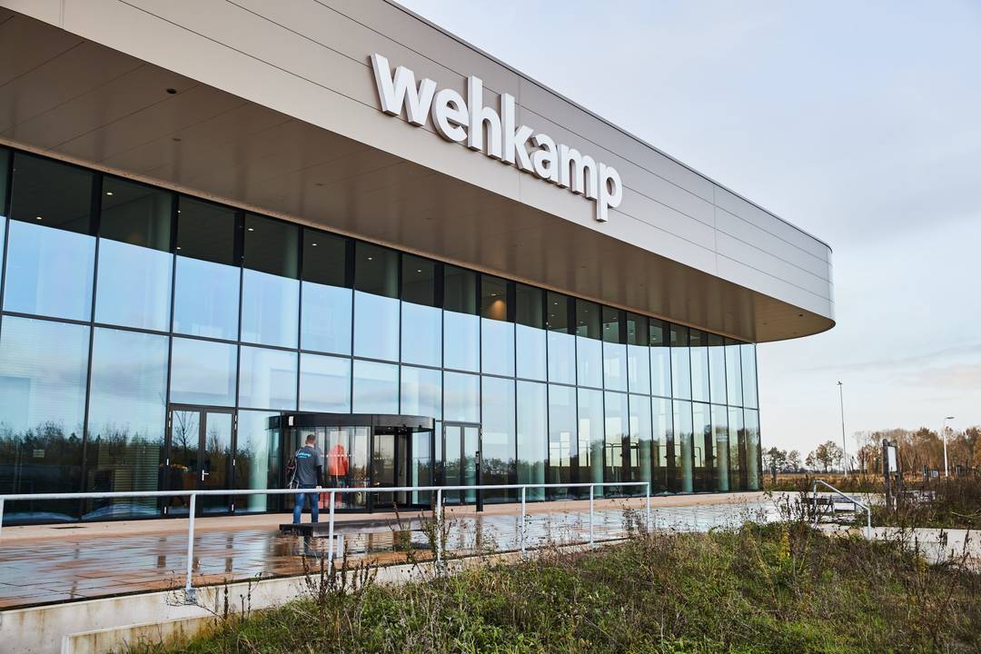 Een distributiecentrum van Wehkamp.
