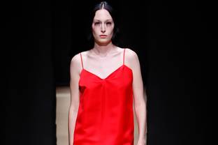 Mfw: Prada pensa ad abiti costruiti intorno al concetto di semplicità