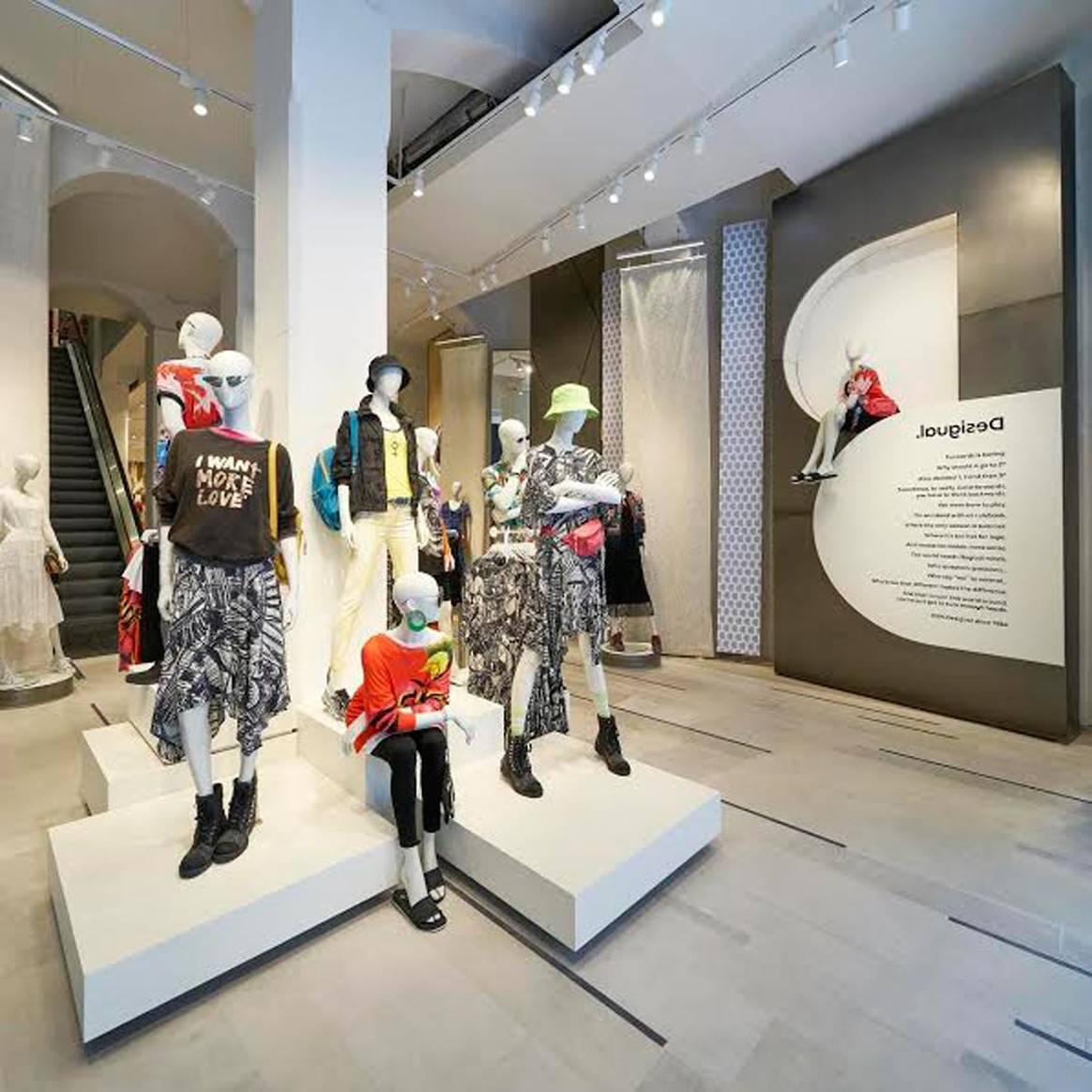 Desigual materializa su cambio de imagen con su nueva flagship en Barcelona