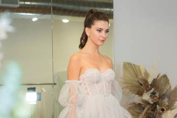 Vídeo: Colección nupcial SS22 de Berta