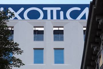 Luxottica kann Jahresumsatz leicht verbessern