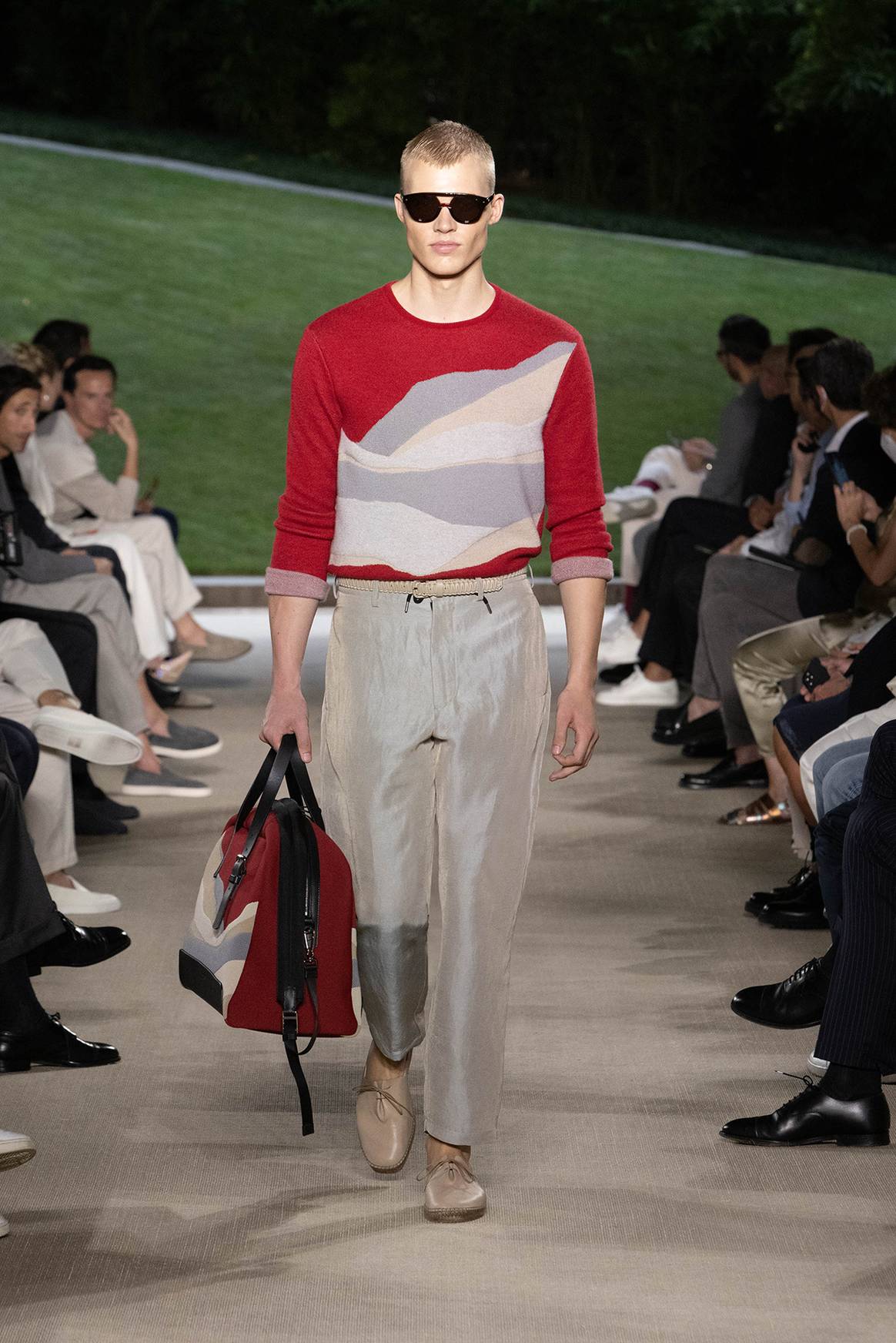 Photo Credits: Colección Primavera/Verano 2022, Giorgio Armani.