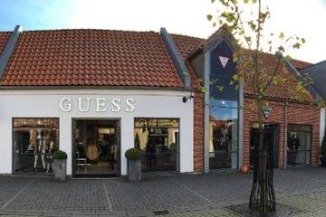 Guess s'installe au Danemark