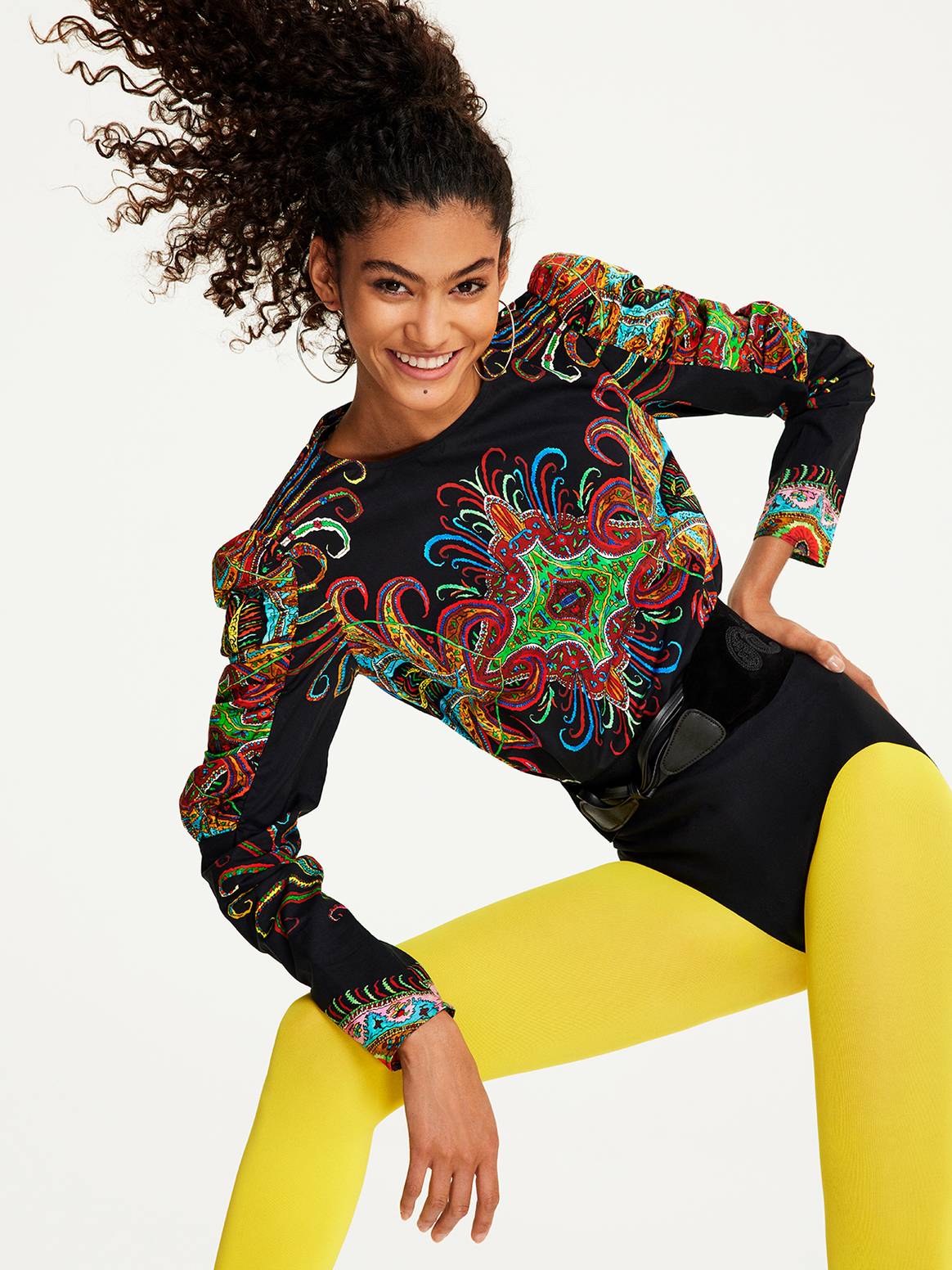 Photo Credits: Desigual x Monsieur Christian Lacroix, colección cápsula athleisure para la temporada Otoño/Invierno 2021/2022.