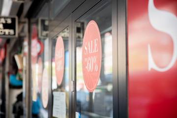 Kabinet gaat consument beter beschermen tegen misleiding met prijsverminderingsacties