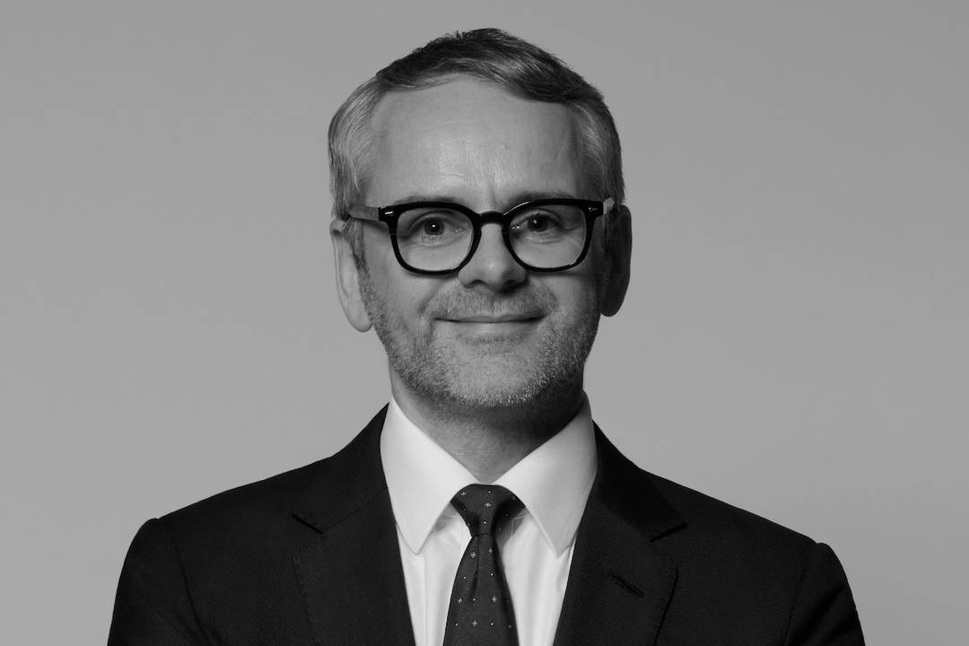 Andrew Holmes è il nuovo svp, cfo & operations di Jimmy Choo