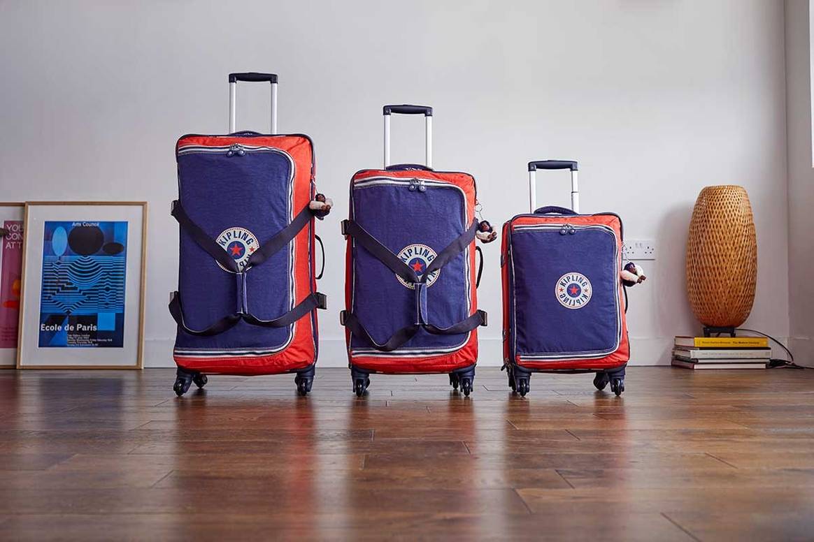 Kipling pilots luggage rental service