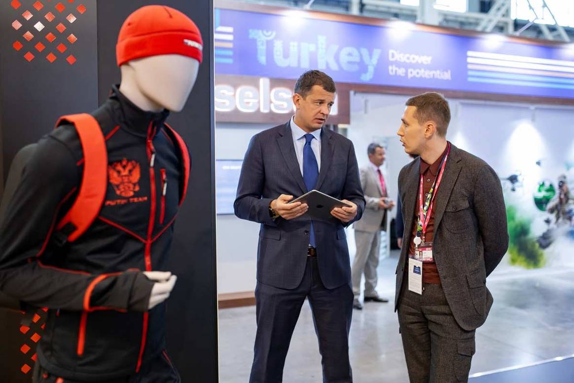 Дизайнер Дмитрий Шишкин представил коллекцию Putin Team