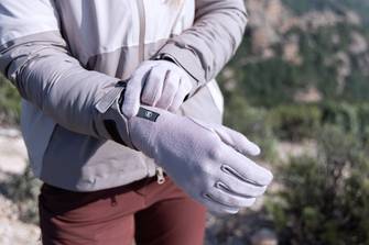 Buff amplía su catálogo: consolida su nueva línea de calcetines, y entra en guantes