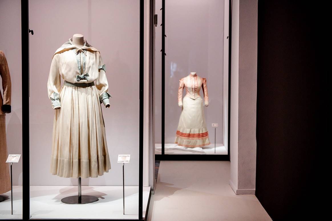 Expo Activewear in Modemuseum Hasselt legt kruisbestuiving sport en mode bloot