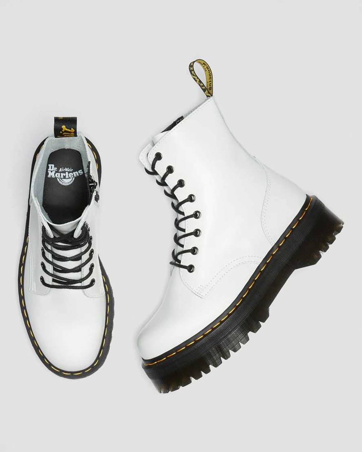 Photo Credits: Botas de piel con plataforma Jadon de Dr. Martens.