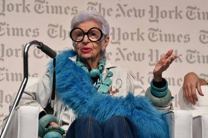 Iris Apfel, estrella nonagenaria de la publicidad y la moda