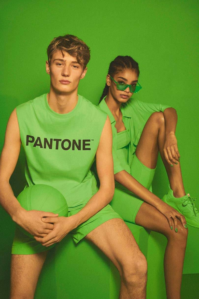 In immagini: Bershka si unisce a Pantone per una capsule collection monocromatica