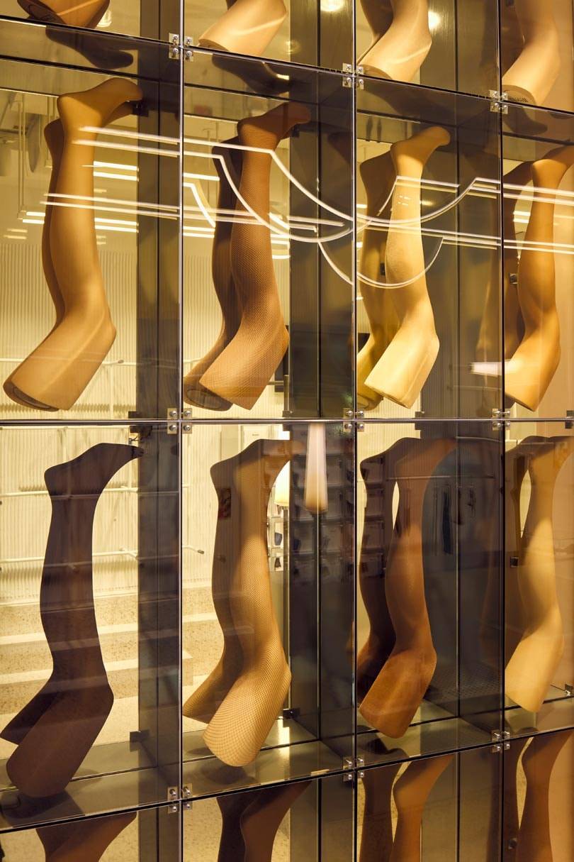 Nieuwe merkstrategie Wolford komt voor het eerst tot leven in Amsterdamse winkel