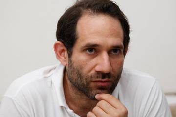 Dov Charney files defamation lawsuit against American Apparel