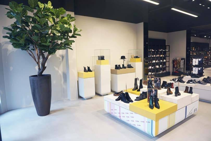In Bildern: Der neue Omoda Flagship Store in Amsterdam, designt von Piet Boon