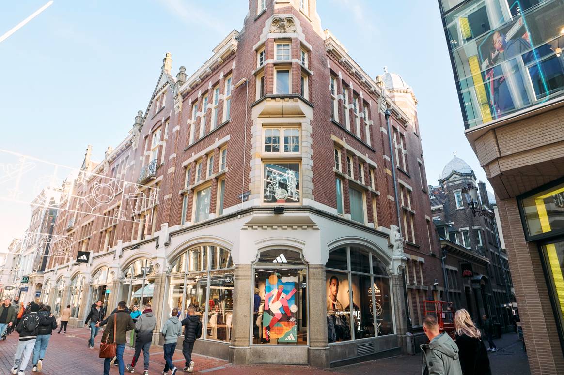 De nieuwe Adidas flagshipstore in Amsterdam. Beeld via Adidas
