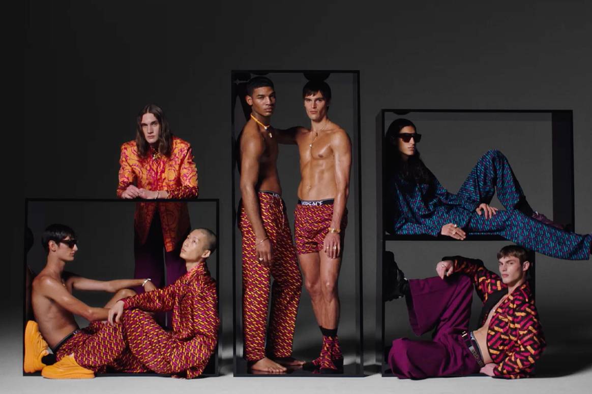 Photo Credits: Versace, colección masculina para la temporada Otoño/Invierno 2022/2023 FW22. Versace, página oficial.