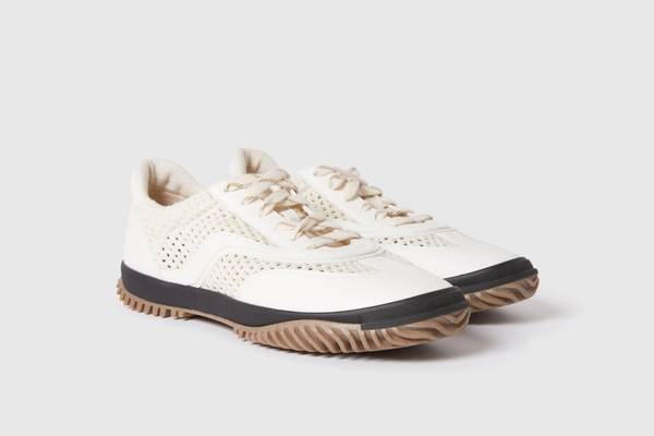 In vendita le sneaker sostenibili di Stella McCartney