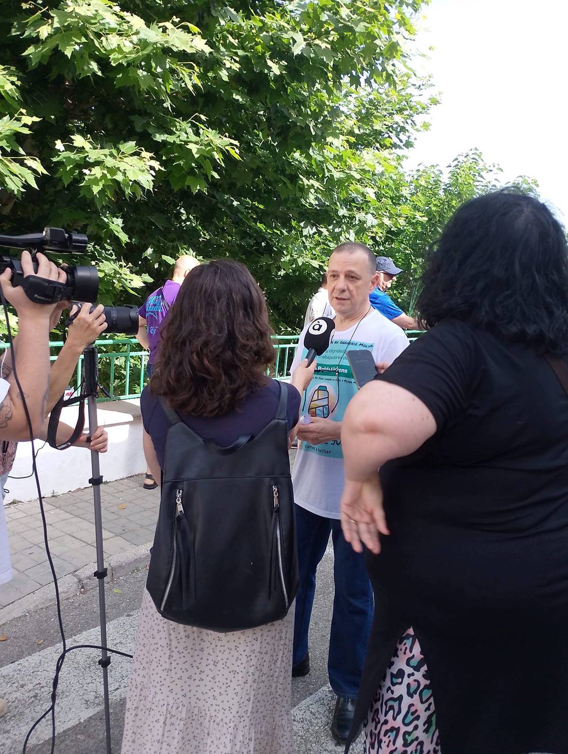 Manifestación de los trabajadores de Belda Llorens el 13 de junio de 2025 en Banyeres de Mariola, Alicante (España).